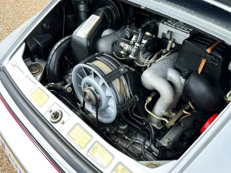 Porsche 911 CARRERA 3.2 CONVERTIBLE 77