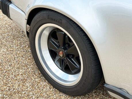 Porsche 911 CARRERA 3.2 CONVERTIBLE 47