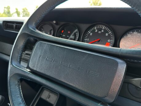 Porsche 911 CARRERA 3.2 CONVERTIBLE 63