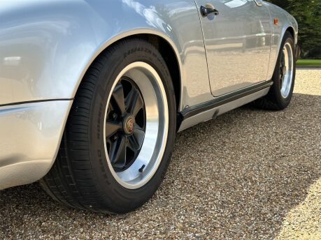 Porsche 911 CARRERA 3.2 CONVERTIBLE 27