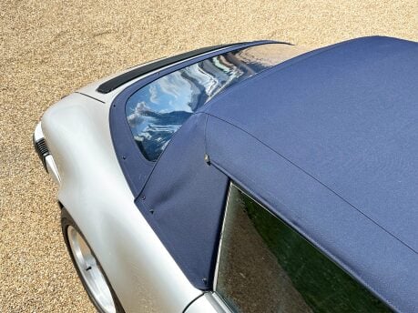 Porsche 911 CARRERA 3.2 CONVERTIBLE 38