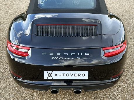 Porsche 911 C2S CONVERTIBLE 26