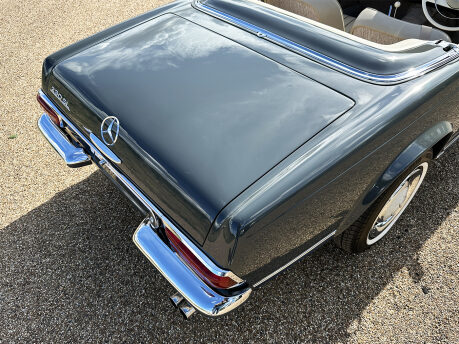 Mercedes-Benz SL Series 230 SL 30