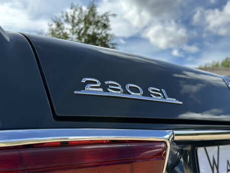 Mercedes-Benz SL Series 230 SL 37