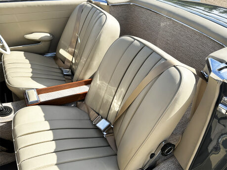 Mercedes-Benz SL Series 230 SL 57