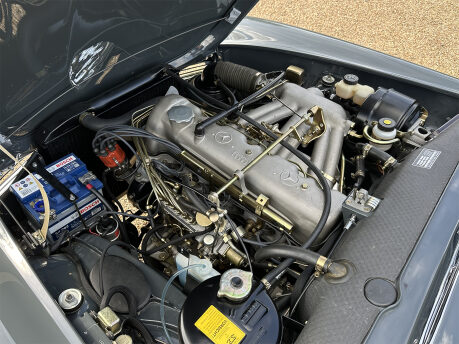 Mercedes-Benz SL Series 230 SL 86