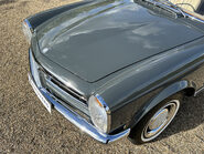 Mercedes-Benz SL Series 230 SL 31