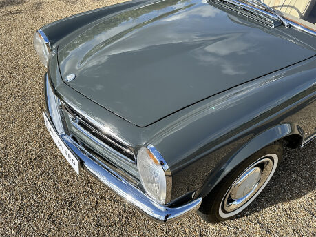 Mercedes-Benz SL Series 230 SL 31