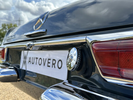 Mercedes-Benz SL Series 230 SL 36