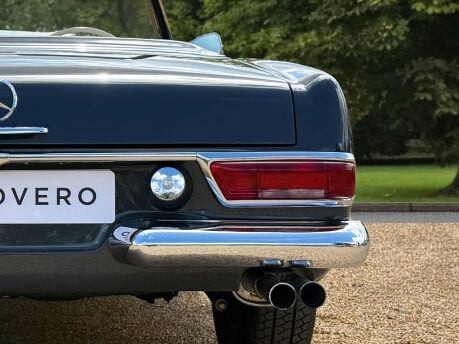 Mercedes-Benz SL Series 230 SL 24