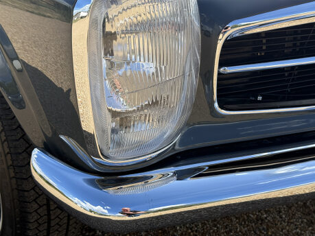 Mercedes-Benz SL Series 230 SL 15