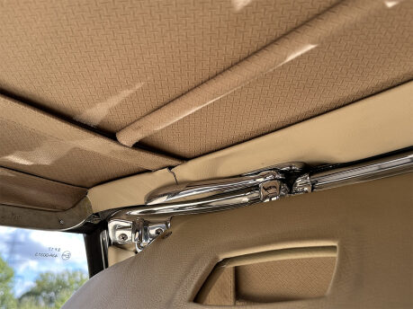 Mercedes-Benz SL Series 230 SL 80