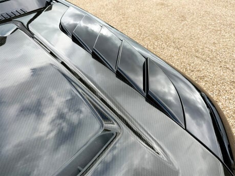 Land Rover Defender V8 29