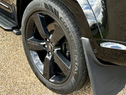 Land Rover Defender V8 38