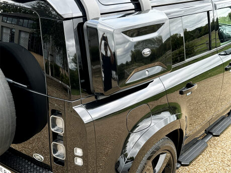 Land Rover Defender V8 32