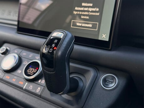 Land Rover Defender V8 71