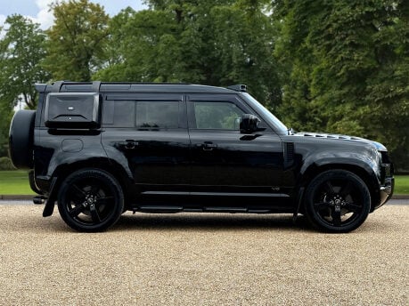 Land Rover Defender V8 4