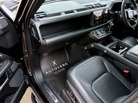 Land Rover Defender V8 43