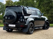 Land Rover Defender V8 5