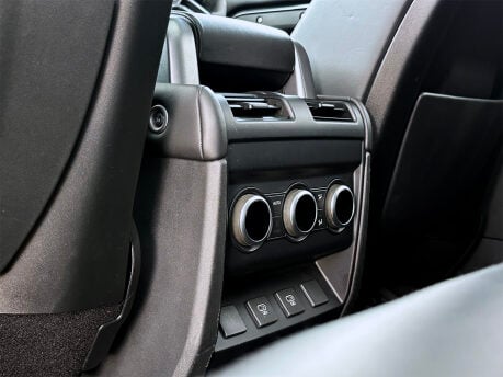 Land Rover Defender V8 70