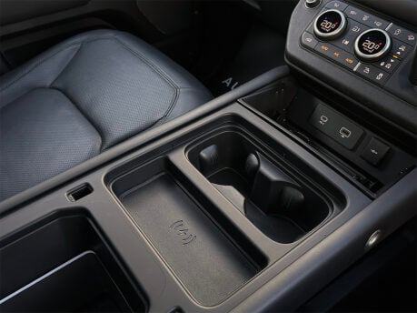 Land Rover Defender V8 69