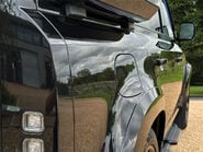 Land Rover Defender V8 22