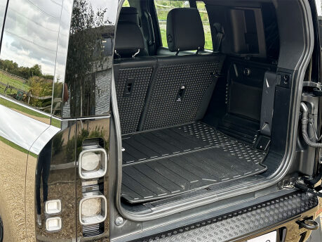 Land Rover Defender V8 82