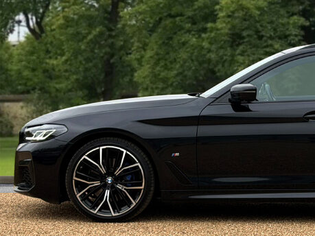 BMW 5 Series 520D M SPORT TOURING MHEV 10