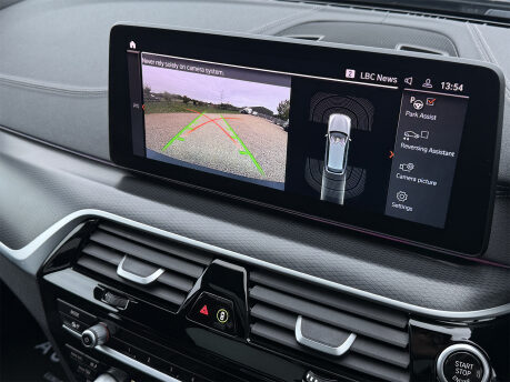 BMW 5 Series 520D M SPORT TOURING MHEV 71