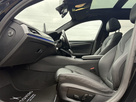 BMW 5 Series 520D M SPORT TOURING MHEV 44