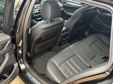 BMW 5 Series 520D M SPORT TOURING MHEV 63