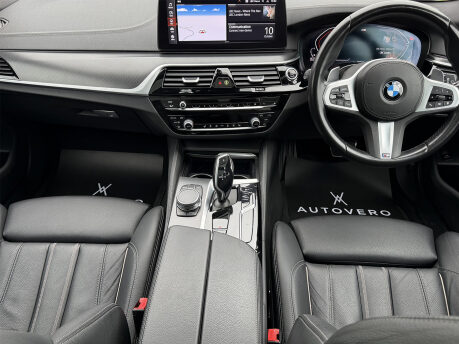 BMW 5 Series 520D M SPORT TOURING MHEV 47