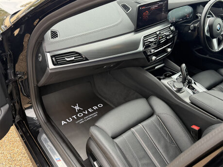 BMW 5 Series 520D M SPORT TOURING MHEV 40