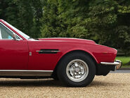 Aston Martin V8 12