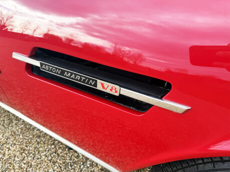 Aston Martin V8 29