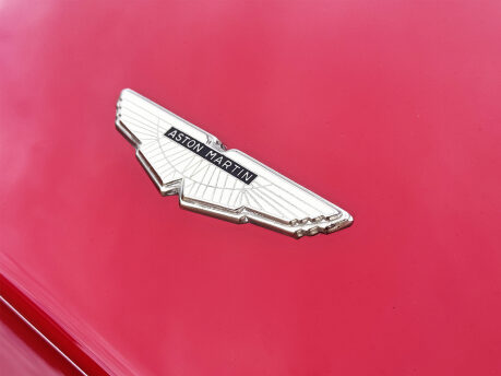 Aston Martin V8 30