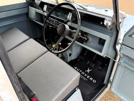 Land Rover Series II A 44