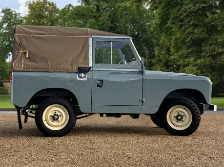 Land Rover Series II A 4