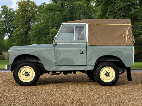 Land Rover Series II A 8