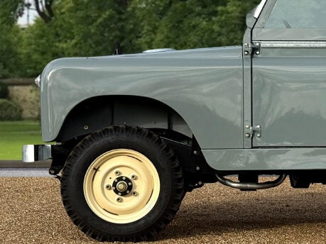 Land Rover Series II A 10