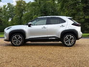 Toyota Yaris Cross EXCEL 8