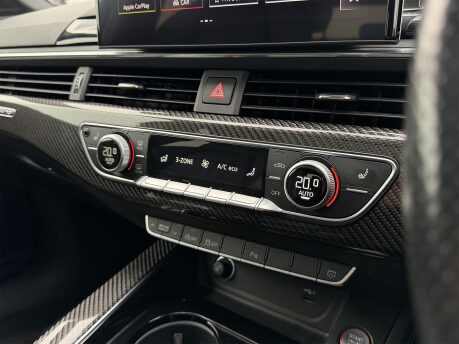 Audi A4 RS 4 TFSI QUATTRO CARBON BLACK 74