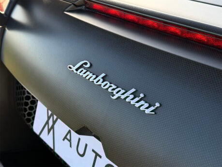 Lamborghini Murcielago LP760-4 SV 37