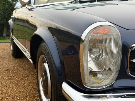 Mercedes-Benz SL Series 280 SL 15