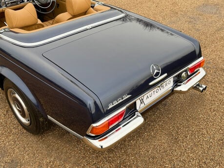 Mercedes-Benz SL Series 280 SL 30