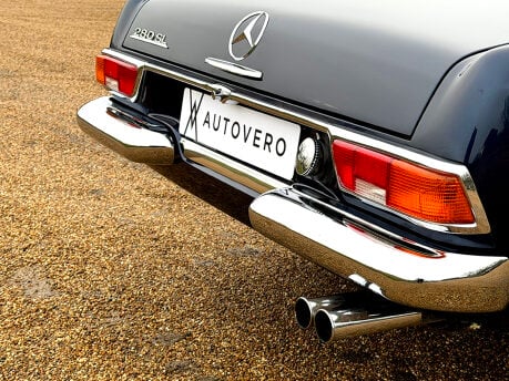 Mercedes-Benz SL Series 280 SL 38