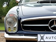 Mercedes-Benz SL Series 280 SL 16