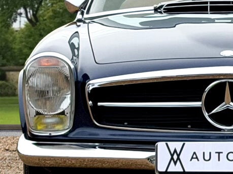 Mercedes-Benz SL Series 280 SL 16