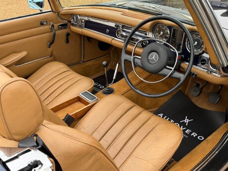 Mercedes-Benz SL Series 280 SL 48