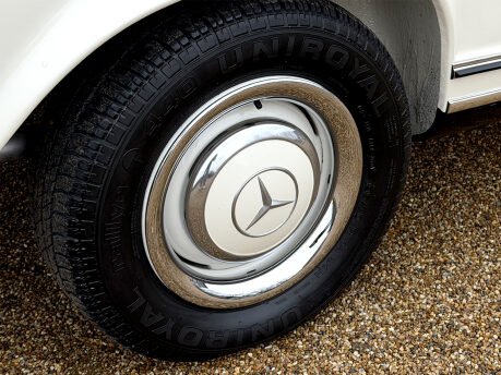 Mercedes-Benz SL Series 230SL Pagoda 34